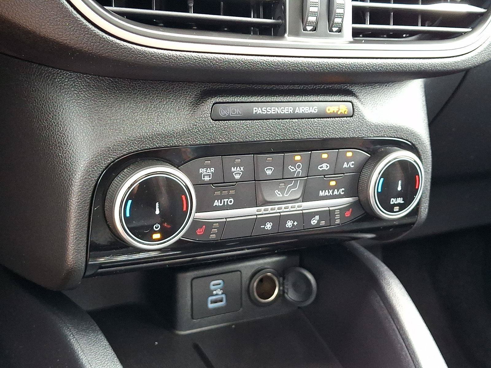 Certified 2022 Ford Escape SEL w/ SEL Stealth AWD Package image 16