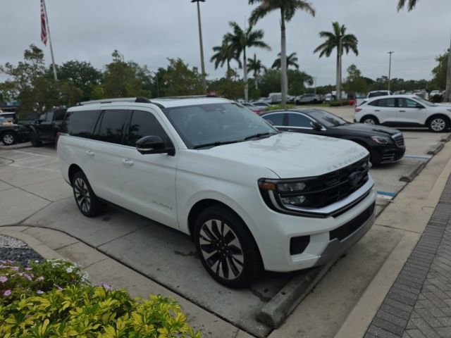 Certified 2025 Ford Expedition Max Platinum w/ Platinum Ultimate Package AWD/4WD image 4