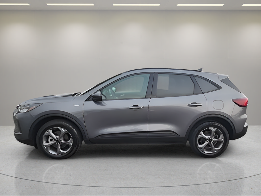 Certified 2025 Ford Escape ST-Line Select AWD/4WD image 4