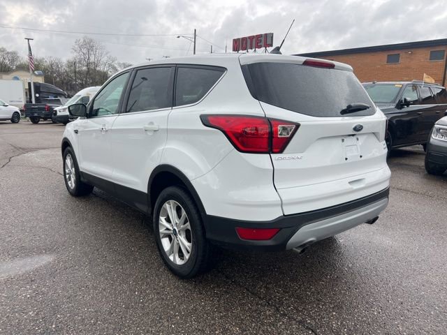 Certified 2019 Ford Escape SE image 4