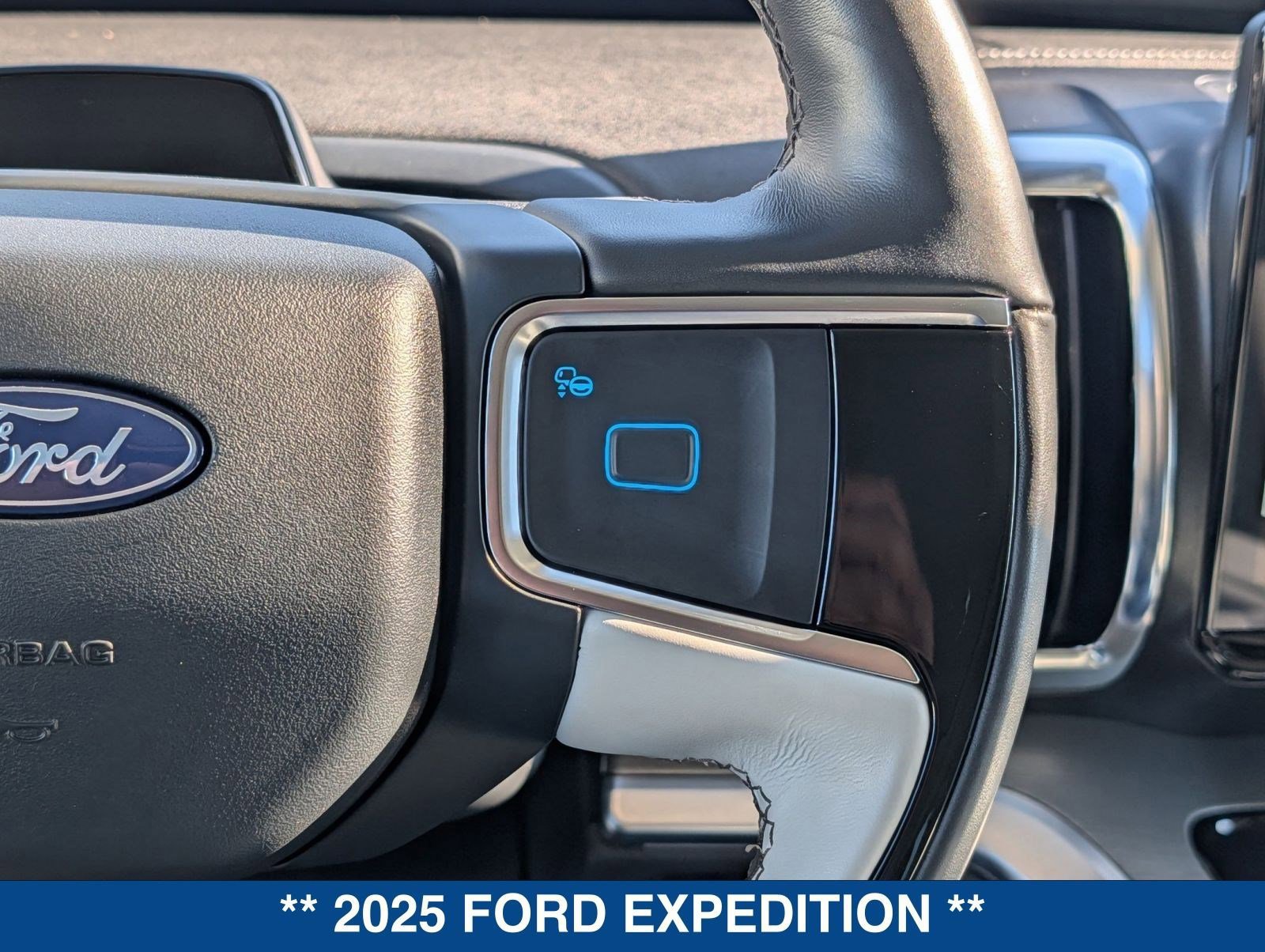 Certified 2025 Ford Expedition Platinum image 28