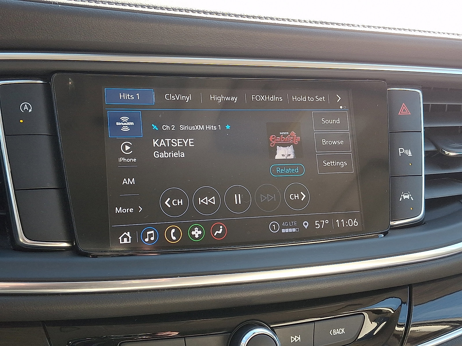 Used 2023 Buick Enclave Essence image 23