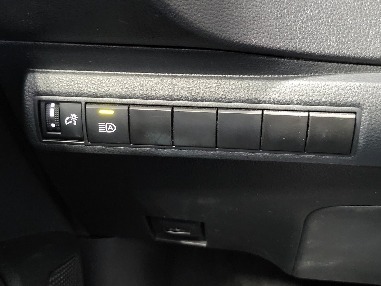 Used 2024 Toyota Corolla LE FWD image 13