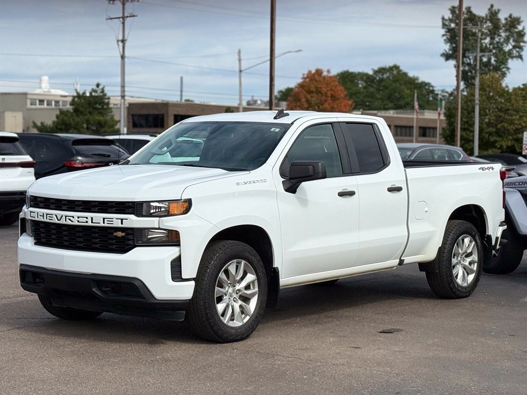 Used 2020 Chevrolet Silverado 1500 Custom w/ Custom Value Package AWD/4WD image 34