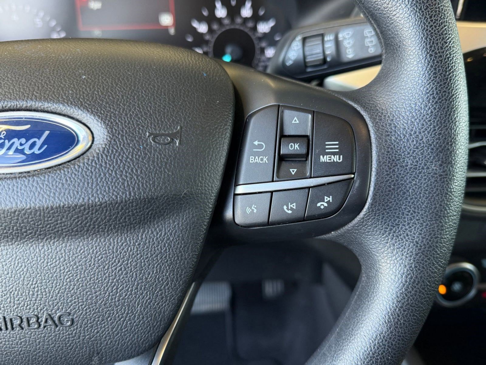 Certified 2020 Ford Escape SE image 25