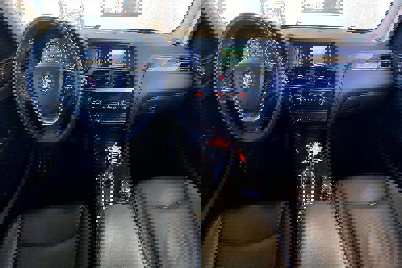 Used 2017 BMW X3 sDrive28i w/ Premium Package image 16