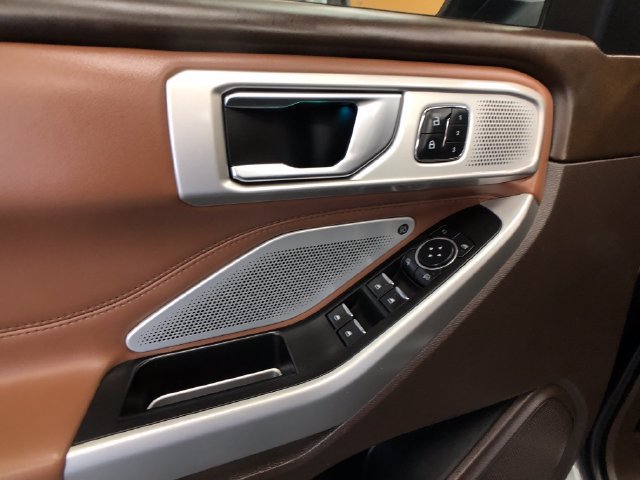Certified 2022 Ford Explorer King Ranch w/ Premium Technology Package AWD/4WD image 12