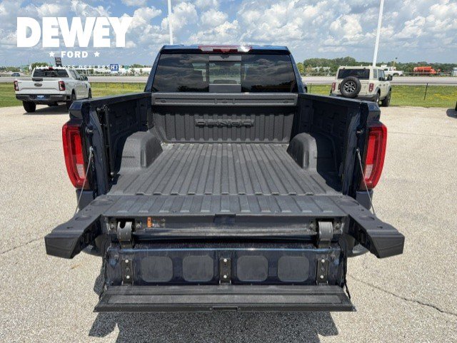 Used 2022 GMC Sierra 1500 Denali w/ Technology Package AWD/4WD image 8