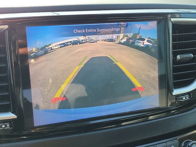 Used 2024 Chrysler Pacifica Touring-L FWD image 29