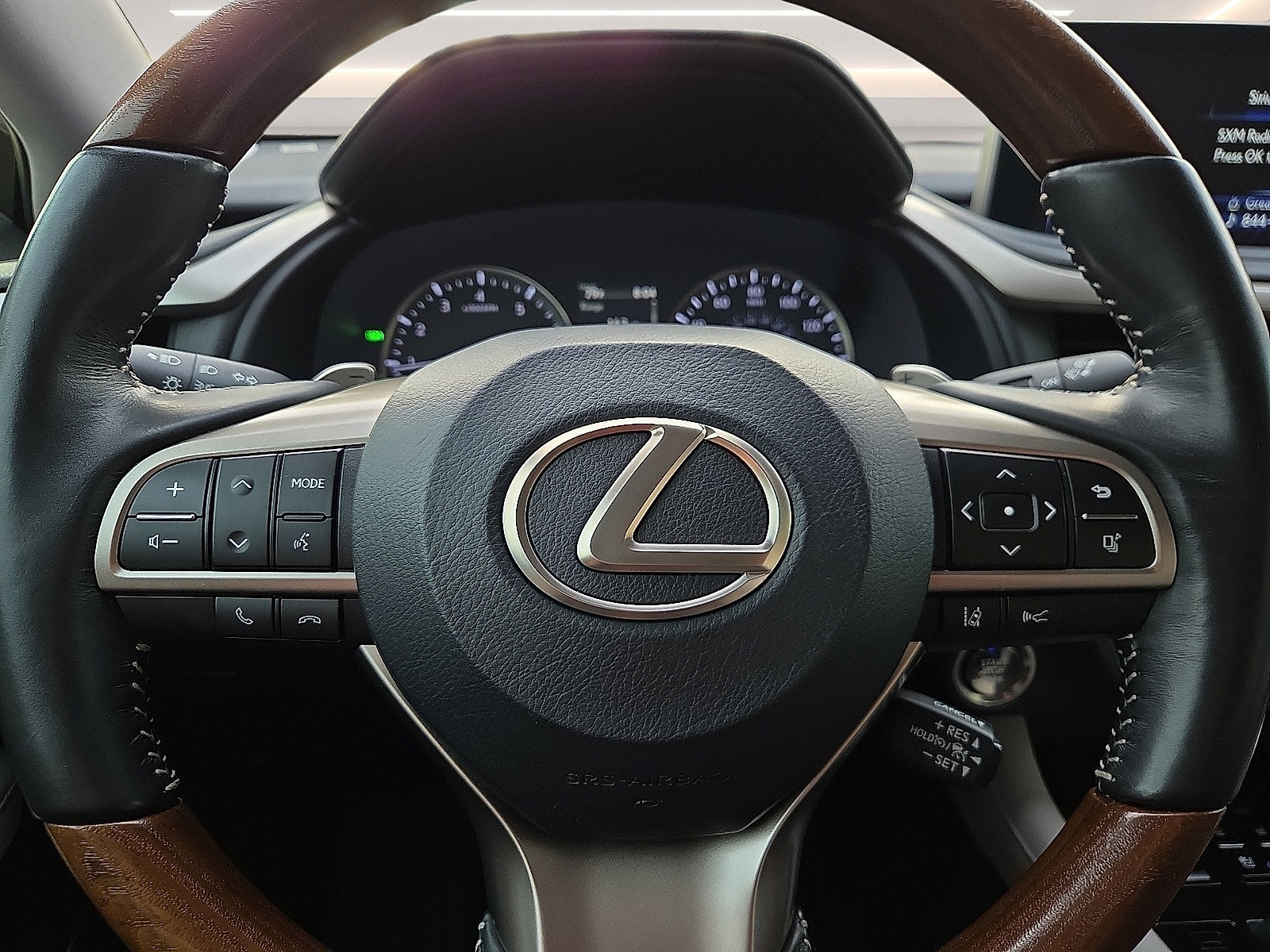 Used 2020 Lexus RX 350L Premium w/ Premium Package AWD/4WD image 24