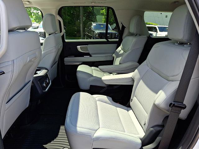 Certified 2025 Ford Expedition Platinum w/ Driver's Package AWD/4WD image 10