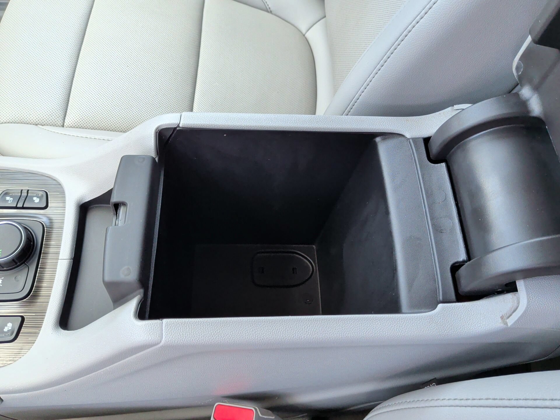 Used 2023 GMC Acadia SLT FWD image 39