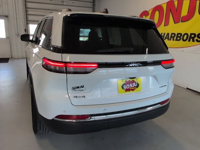 Used 2023 Jeep Grand Cherokee Laredo AWD/4WD image 32
