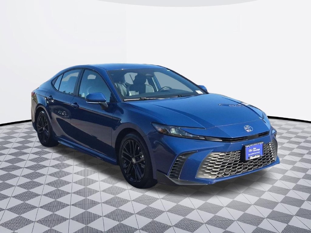 Used 2025 Toyota Camry SE FWD image 8