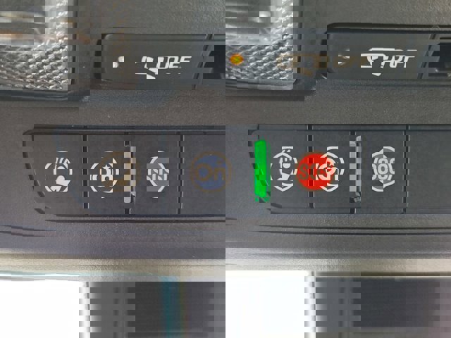 Used 2023 Chevrolet Equinox RS image 17