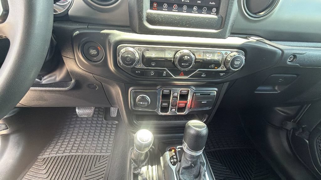 Used 2023 Jeep Gladiator Sport AWD/4WD image 21