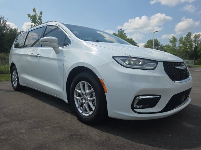 Used 2022 Chrysler Pacifica Touring-L