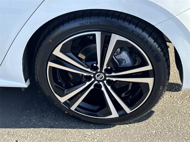 Used 2022 Nissan Sentra SR w/ SR Premium Package image 37