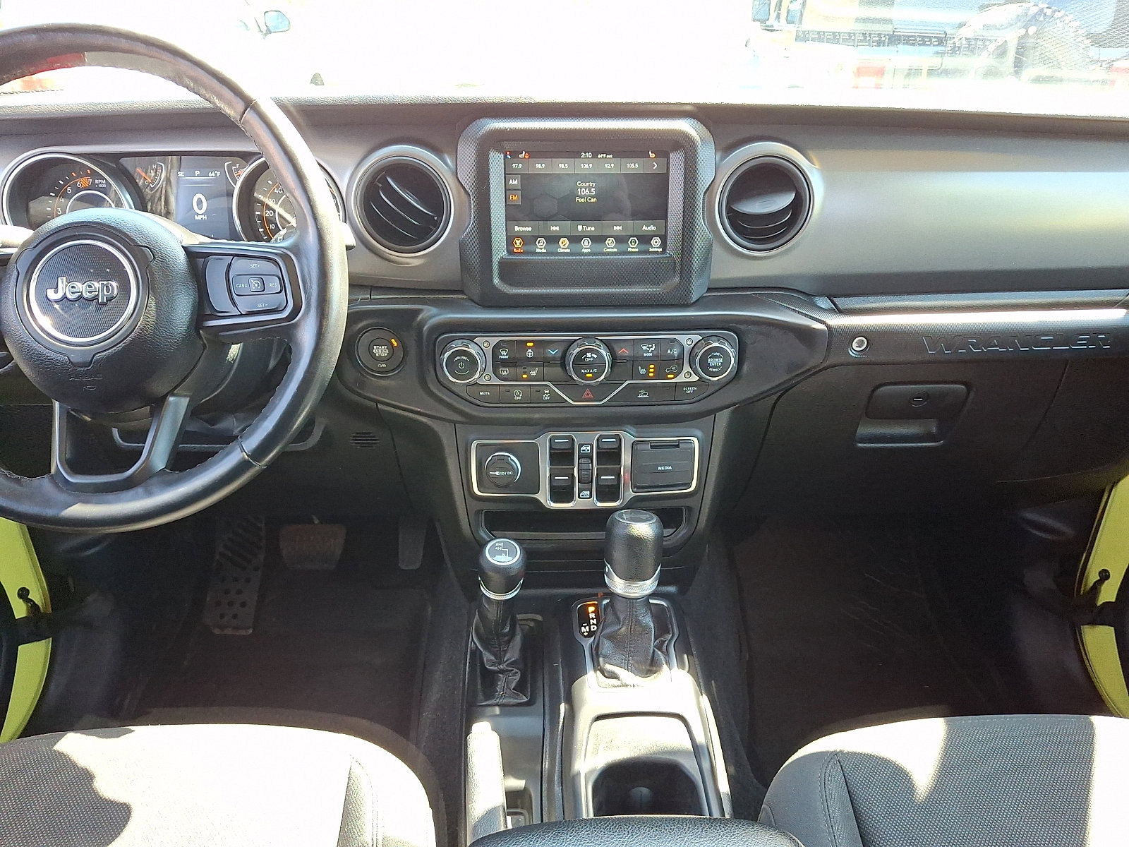 Used 2023 Jeep Wrangler Willys AWD/4WD image 15