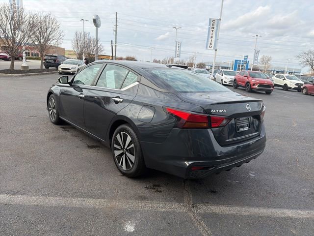 Used 2022 Nissan Altima 2.5 SV image 2