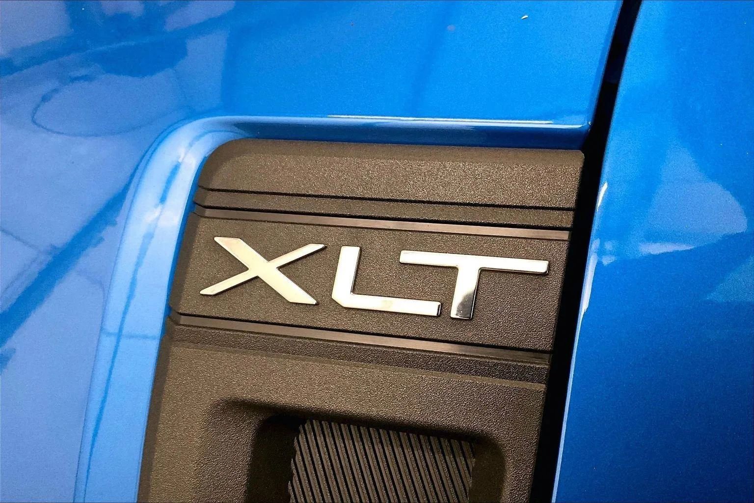 Certified 2022 Ford Maverick XLT w/ XLT Luxury Package image 13