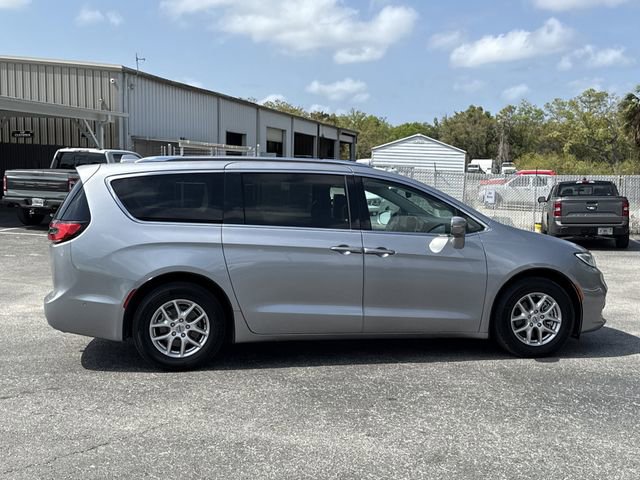 Used 2021 Chrysler Pacifica Touring-L w/ Premium & Safety Sphere Group image 7