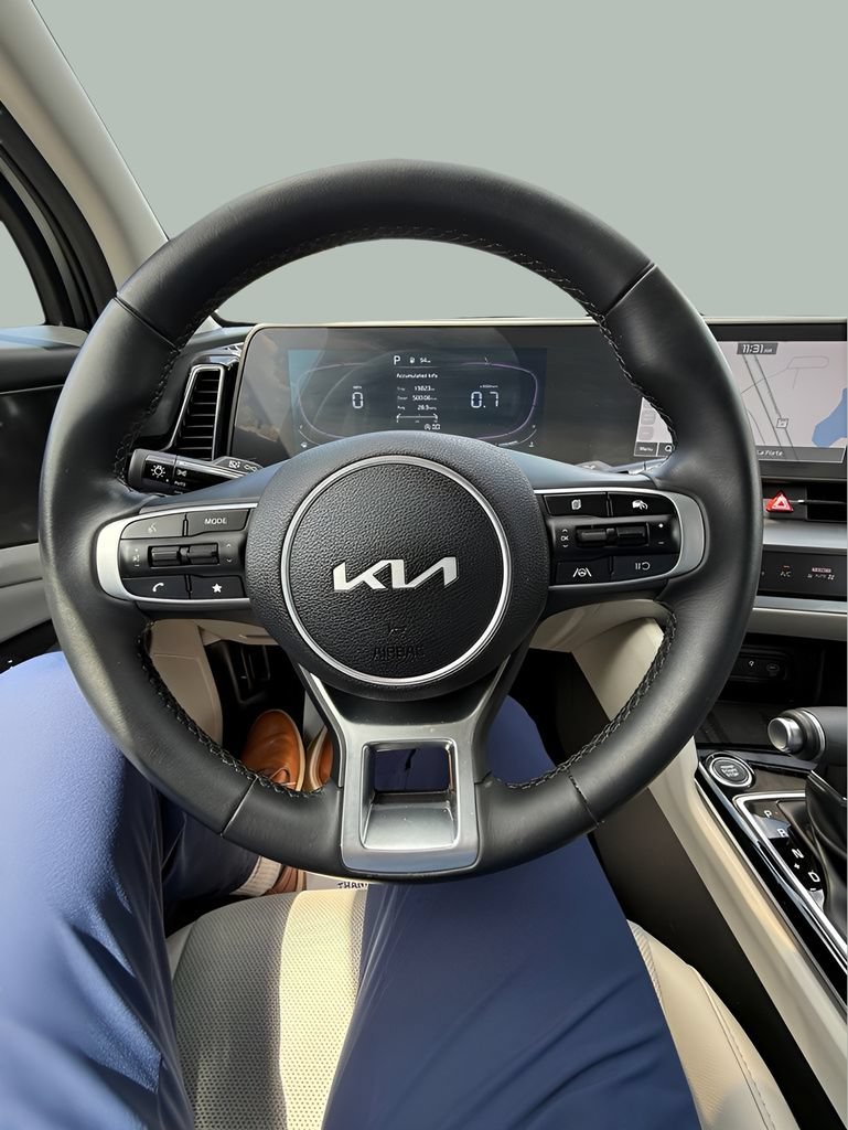 Used 2025 Kia Sportage EX FWD image 20