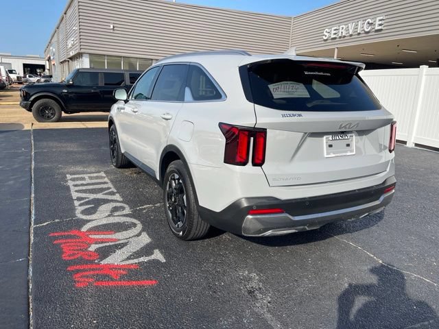 Used 2025 Kia Sorento S w/ Panoramic Sunroof Package FWD image 5