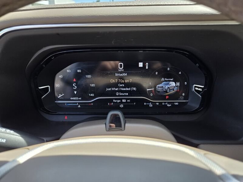 Used 2023 GMC Yukon Denali w/ Advanced Technology Package AWD/4WD image 34