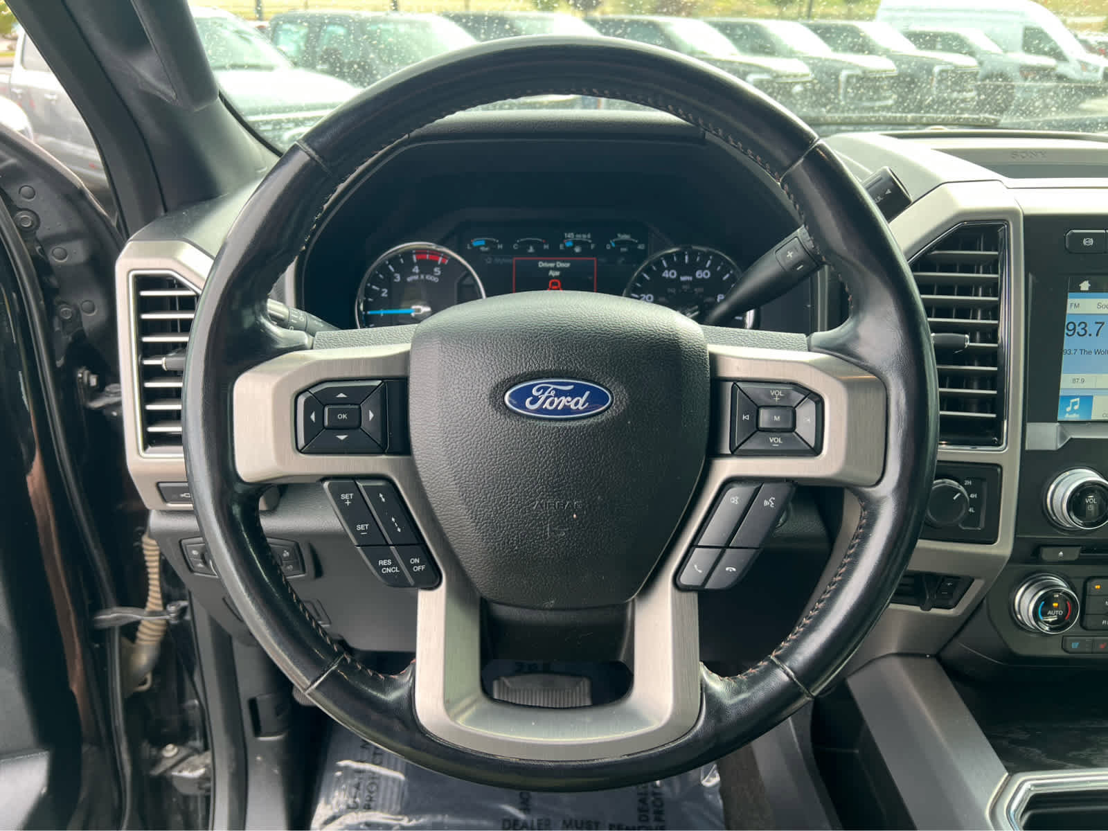 Certified 2018 Ford F350 Platinum w/ Platinum Ultimate Package AWD/4WD image 29