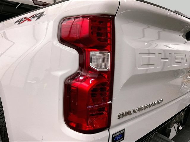 Used 2022 Chevrolet Silverado 1500 W/T AWD/4WD image 28