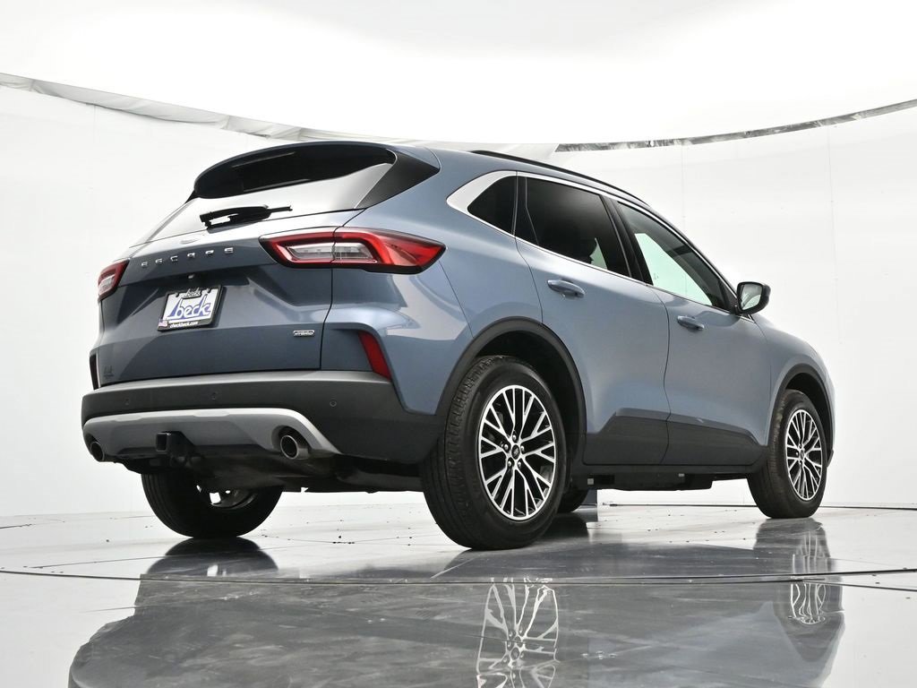 Certified 2025 Ford Escape SE w/ Class II Trailer Tow Package image 16