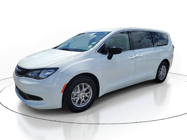 Used 2024 Chrysler Voyager LX FWD image 3