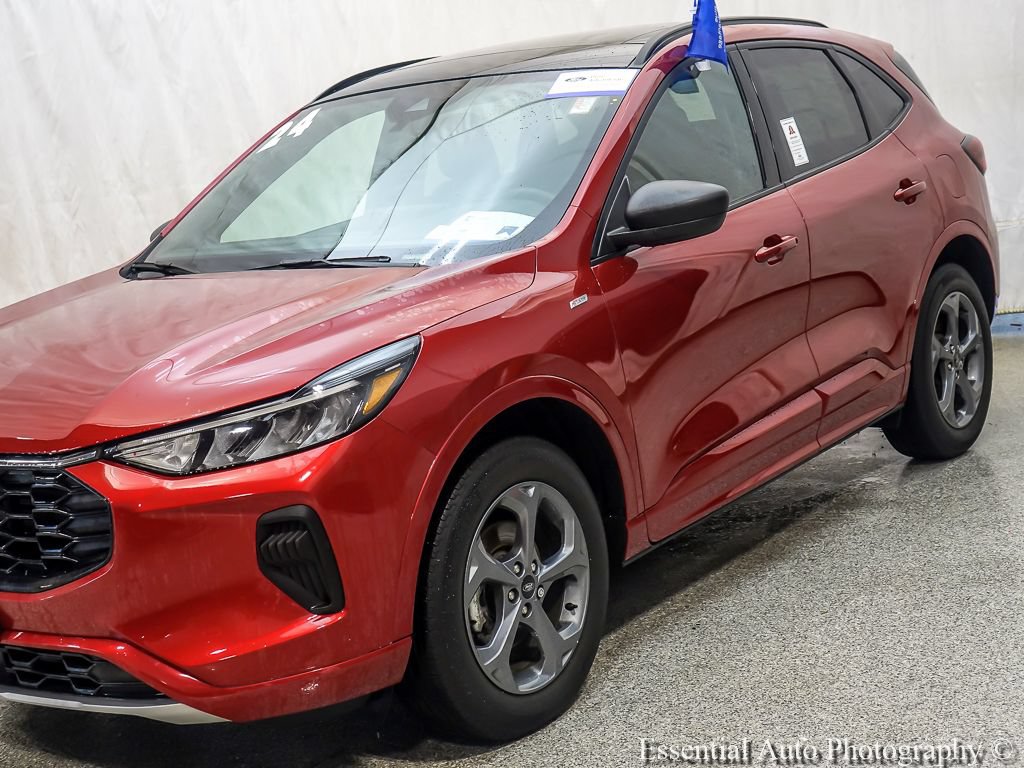 Certified 2024 Ford Escape ST-Line w/ Tech Pack #1 AWD/4WD image 4
