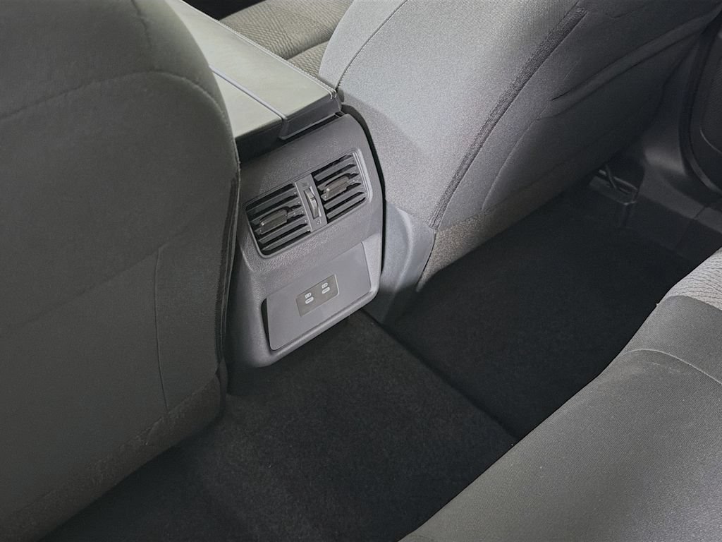 Used 2025 Nissan Rogue SV FWD image 26
