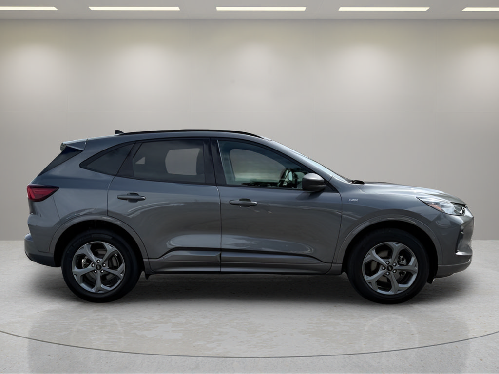 Certified 2024 Ford Escape ST-Line w/ Tech Pack #1 AWD/4WD image 10