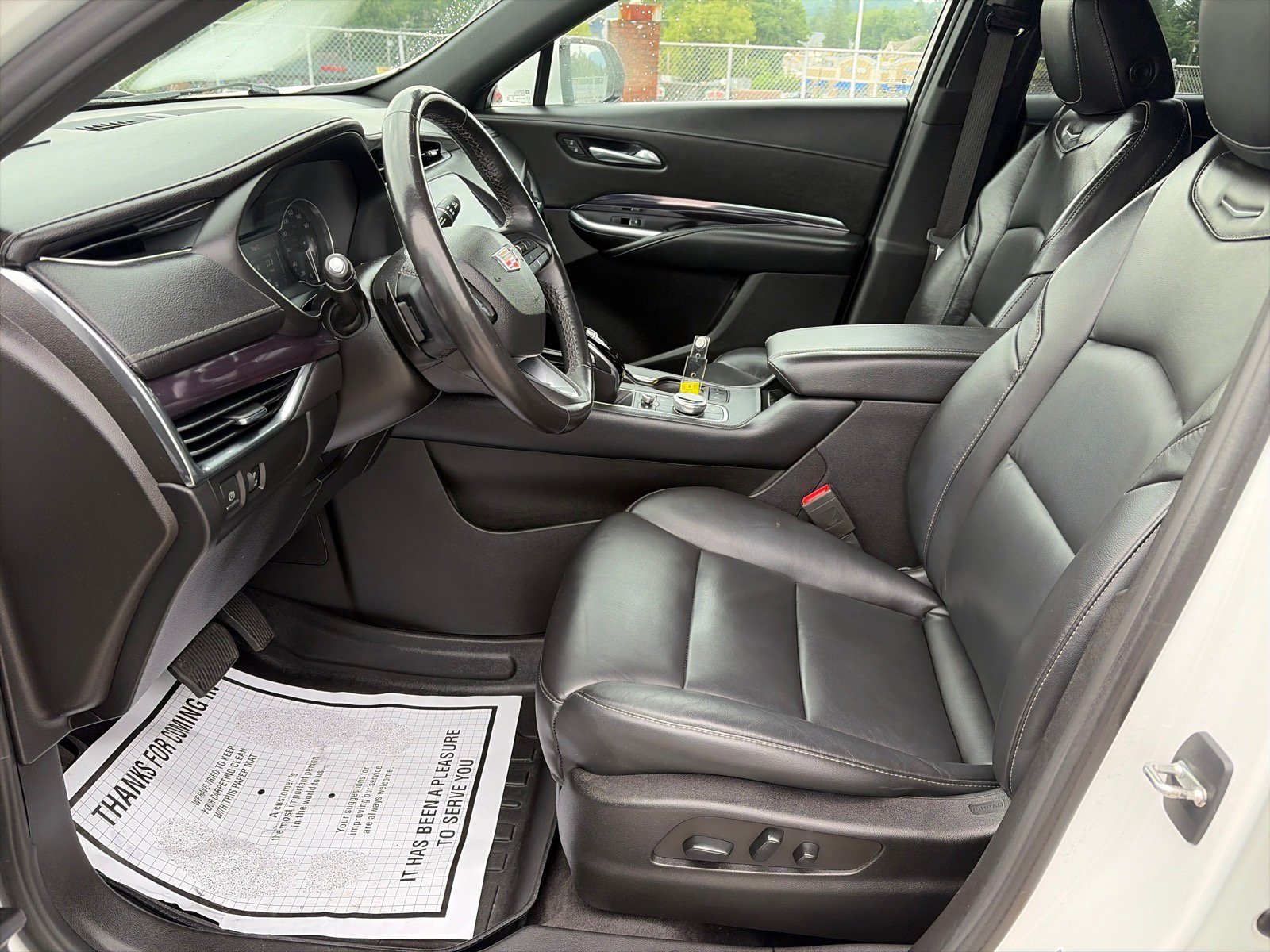 Used 2023 Cadillac XT4 Luxury w/ Cold Weather Package AWD/4WD image 17