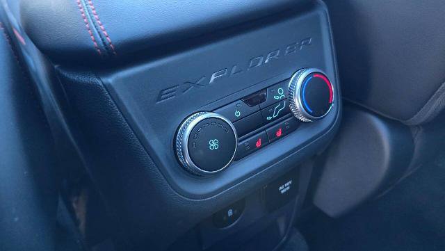 Certified 2025 Ford Explorer ST-Line w/ Premium Package image 24