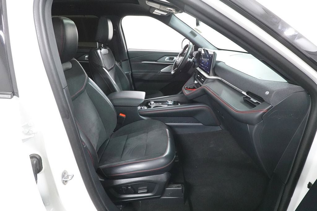 Certified 2025 Ford Explorer ST AWD/4WD image 36