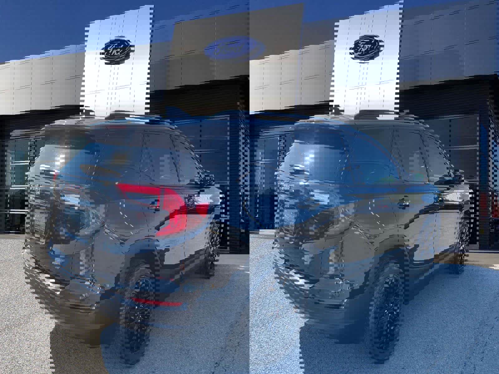 Used 2022 GMC Terrain SLT w/ Infotainment Package II image 4