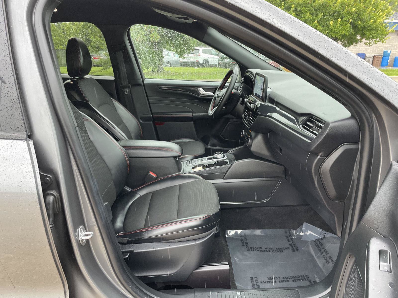 Certified 2025 Ford Escape ST-Line Select AWD/4WD image 19