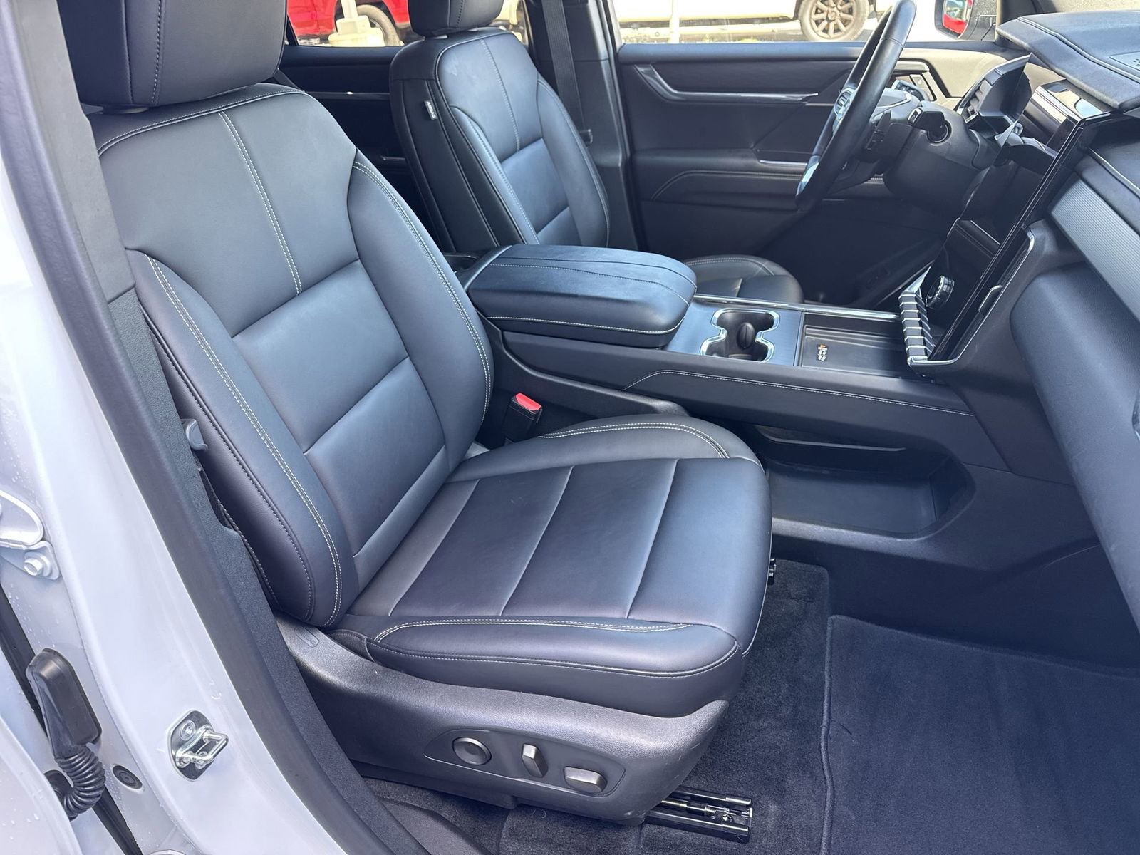 Used 2024 GMC Acadia Elevation AWD/4WD image 21
