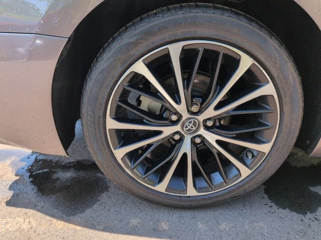 Used 2019 Toyota Camry SE FWD image 35