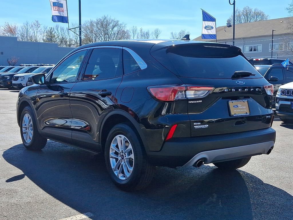 Certified 2022 Ford Escape SE w/ Cold Weather Package AWD/4WD image 3
