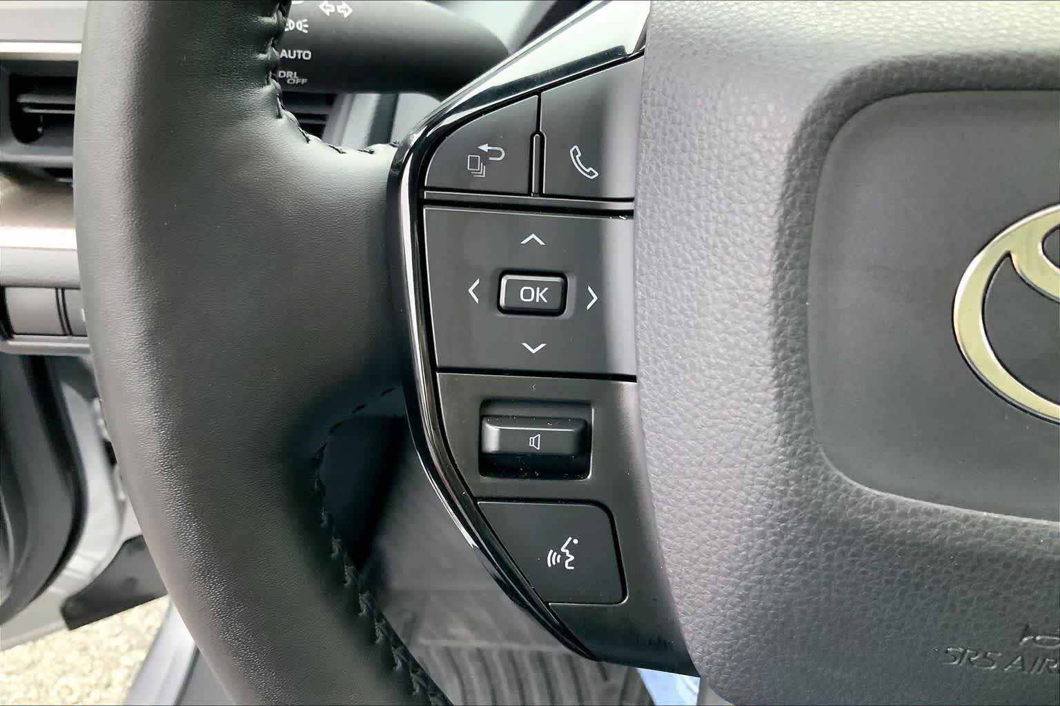 Used 2023 Toyota Prius XLE FWD image 22