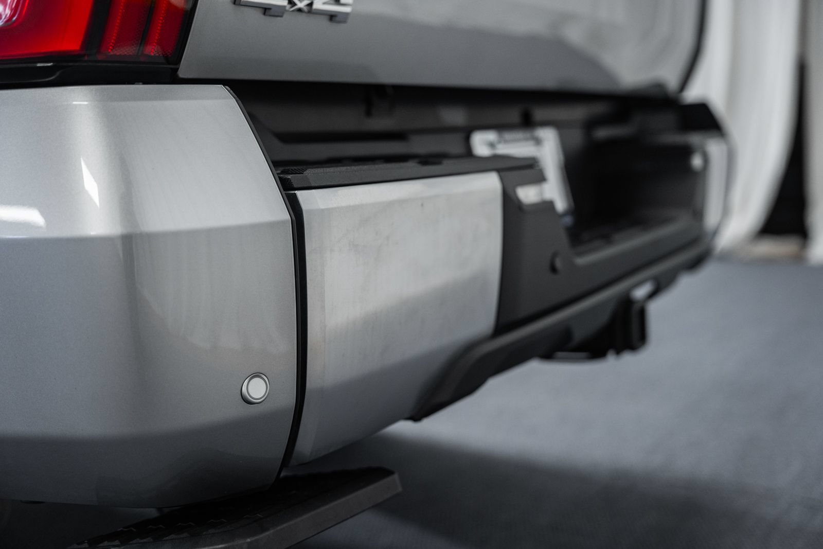 Used 2025 Toyota Tundra Limited AWD/4WD image 9