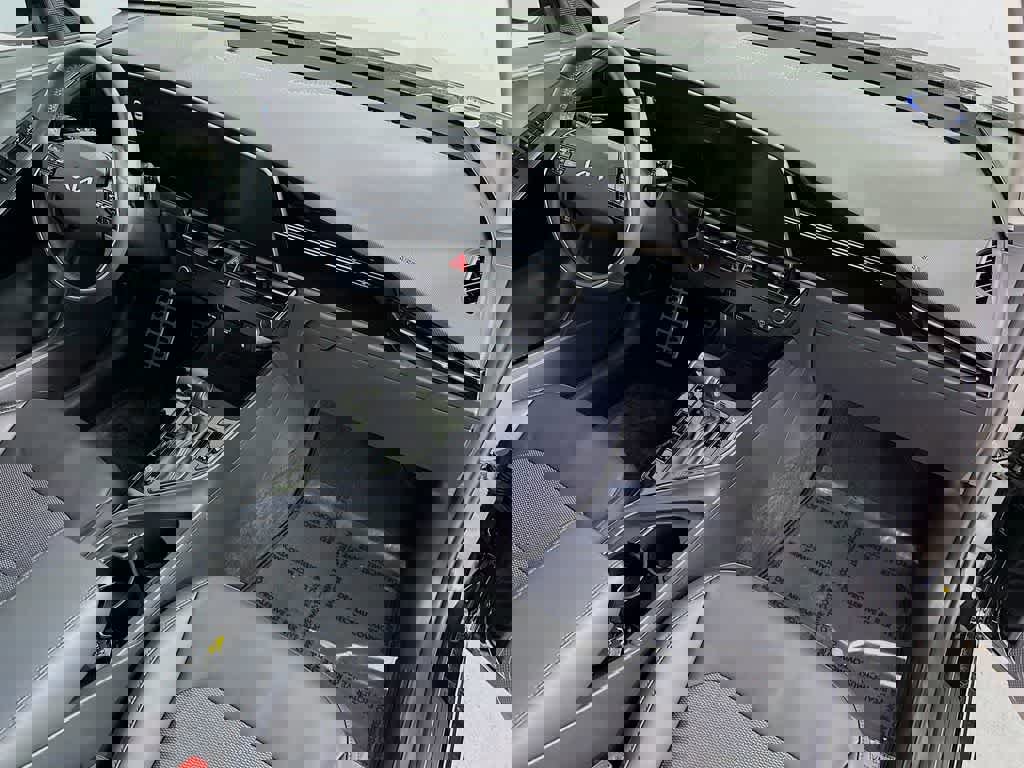 Used 2024 Kia Niro EX Touring image 33