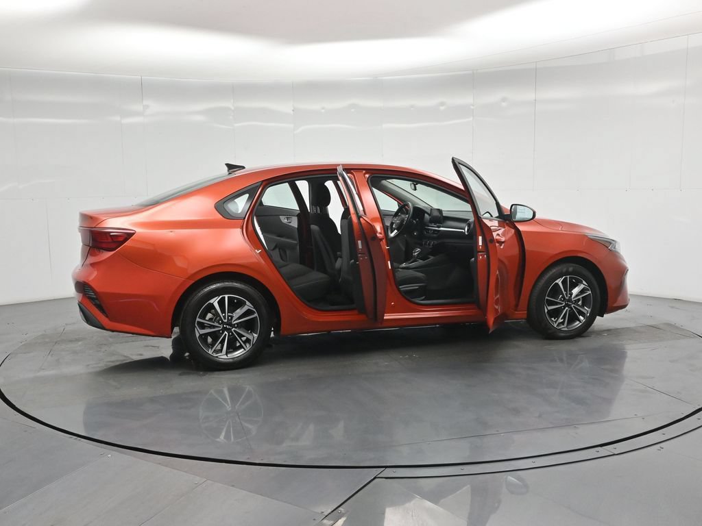 Used 2023 Kia Forte LXS FWD image 4