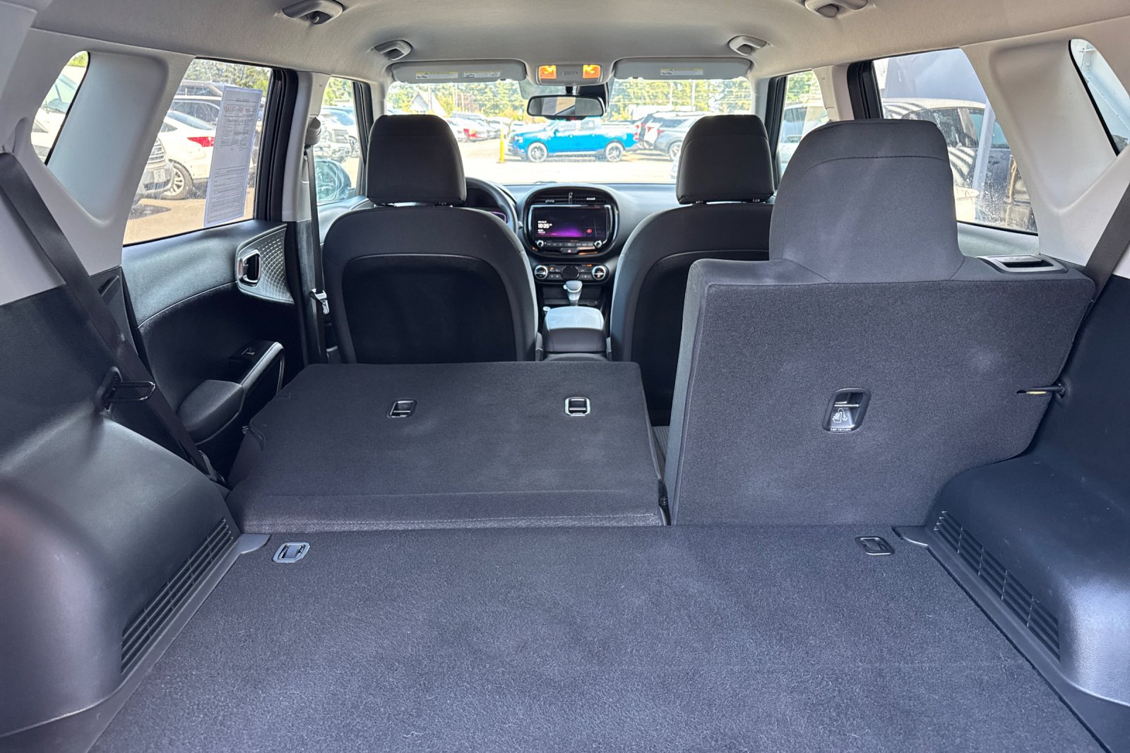 Used 2023 Kia Soul S FWD image 15