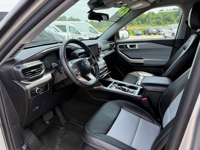 Certified 2023 Ford Explorer XLT w/ Equipment Group 202A AWD/4WD image 4